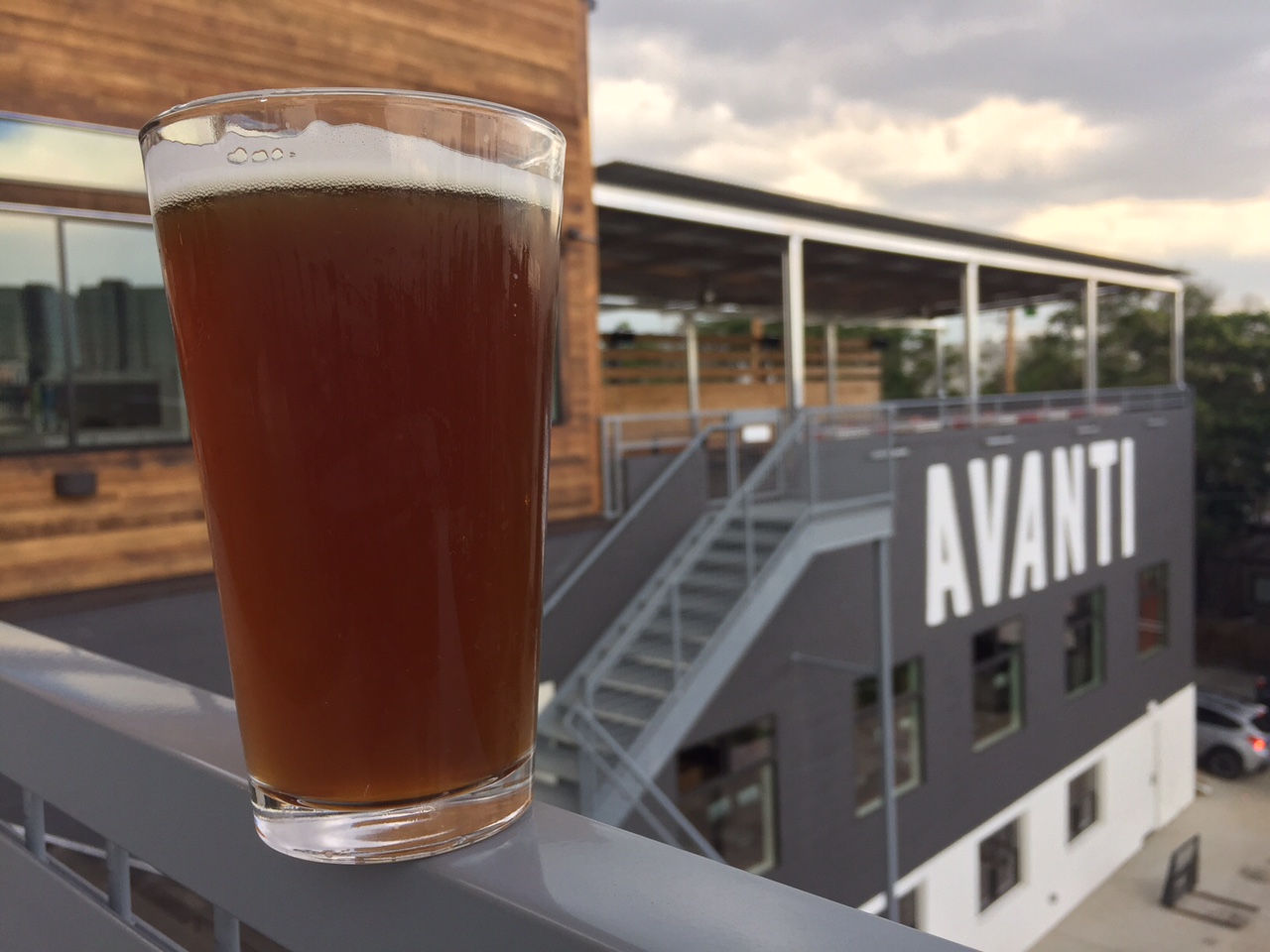 Avanti Food & Beverage Dogfish Head Prost
