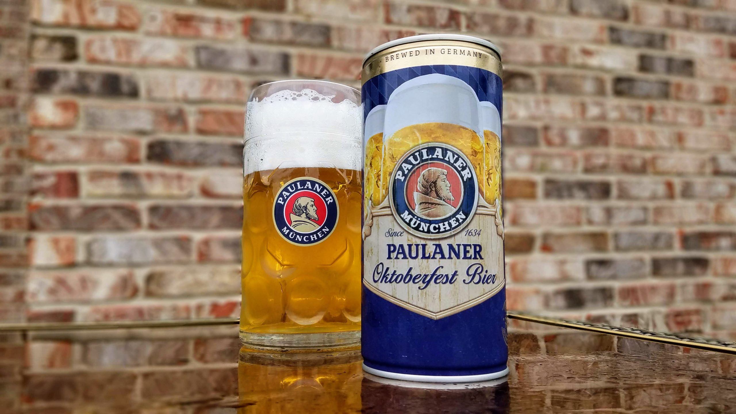 Paulaner Oktoberfest Lager in 1-liter can and mug set
