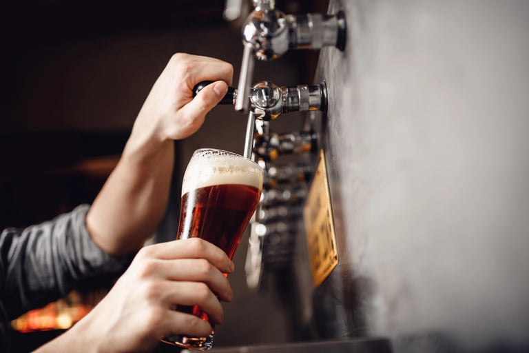 Craft Beer Travel Stories: From Local Taprooms to Casino Beer Destinations