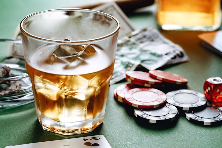 Best Craft Beers to Pair with Drinking Poker Games for Epic Nights